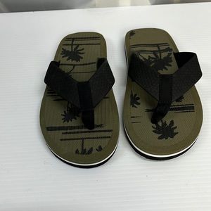 Men’s  George flip flops   New but no tags
